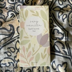 Feeling Smitten Very Vanilla Bath Bomb Bar